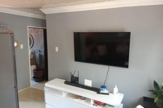 2 Bedroom Property for Sale in Albemarle Gauteng