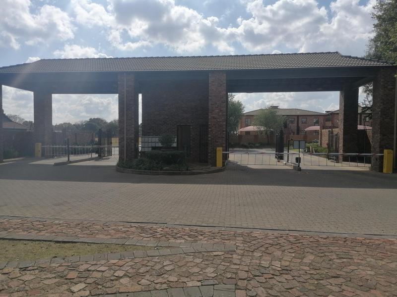 2 Bedroom Property for Sale in Sonneveld Gauteng