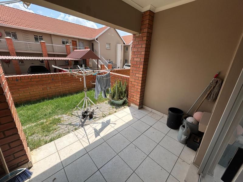 2 Bedroom Property for Sale in Summerfields Estate Gauteng