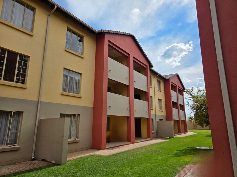 2 Bedroom Property for Sale in Monavoni Gauteng