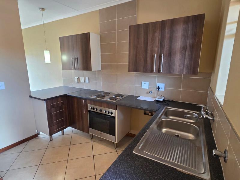 2 Bedroom Property for Sale in Monavoni Gauteng