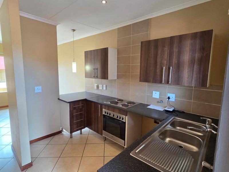 2 Bedroom Property for Sale in Monavoni Gauteng