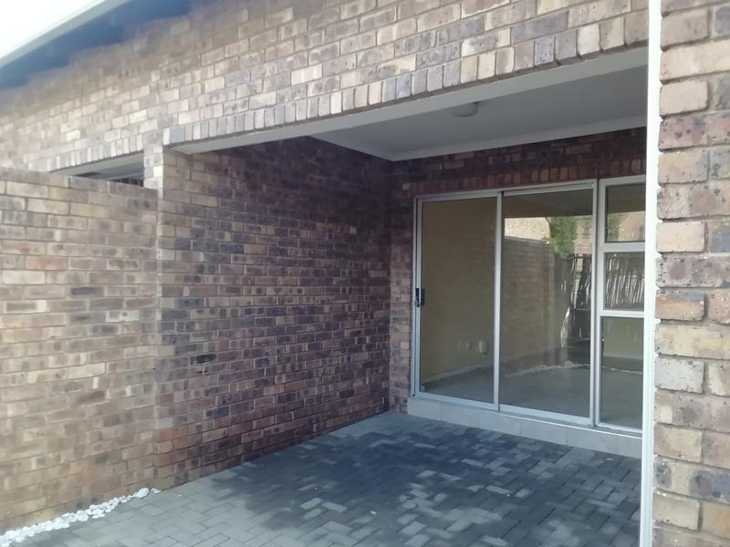 2 Bedroom Property for Sale in Allens Nek Gauteng