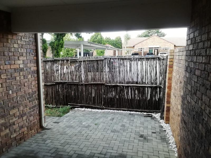 2 Bedroom Property for Sale in Allens Nek Gauteng