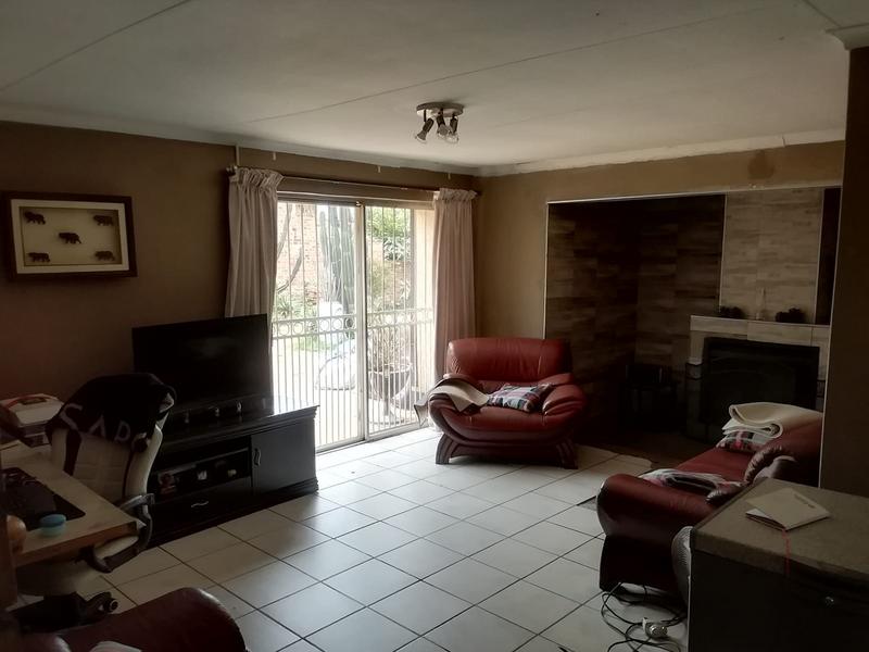 3 Bedroom Property for Sale in Lindhaven Gauteng