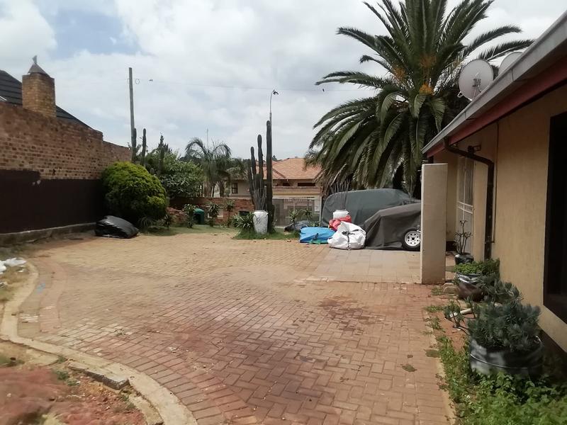3 Bedroom Property for Sale in Lindhaven Gauteng