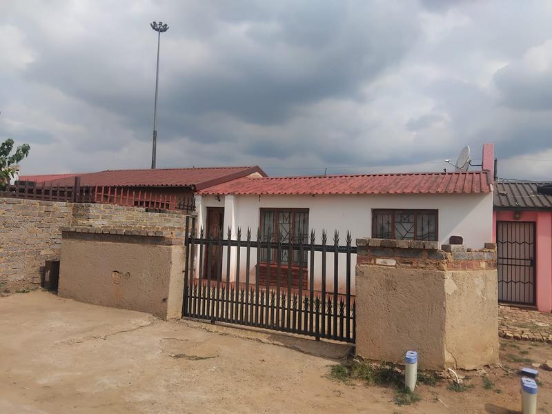 2 Bedroom Property for Sale in Tsakane Gauteng