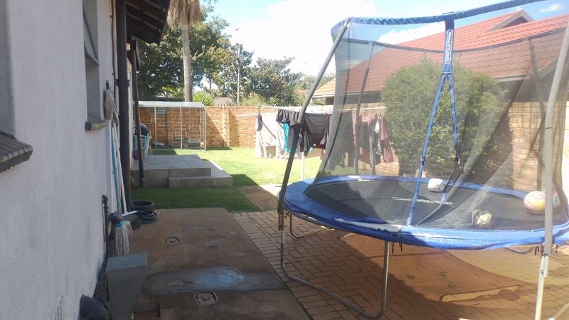 5 Bedroom Property for Sale in Greenhills Gauteng