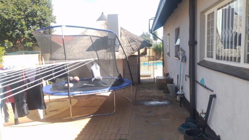 5 Bedroom Property for Sale in Greenhills Gauteng