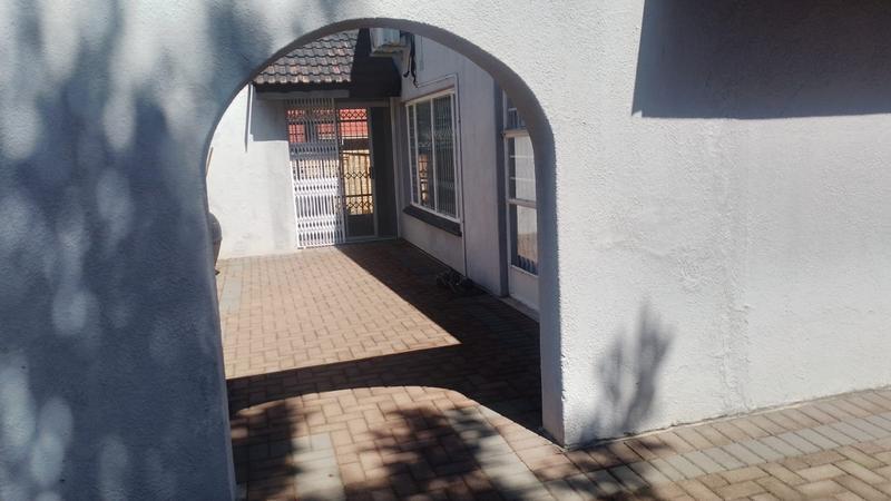 5 Bedroom Property for Sale in Greenhills Gauteng