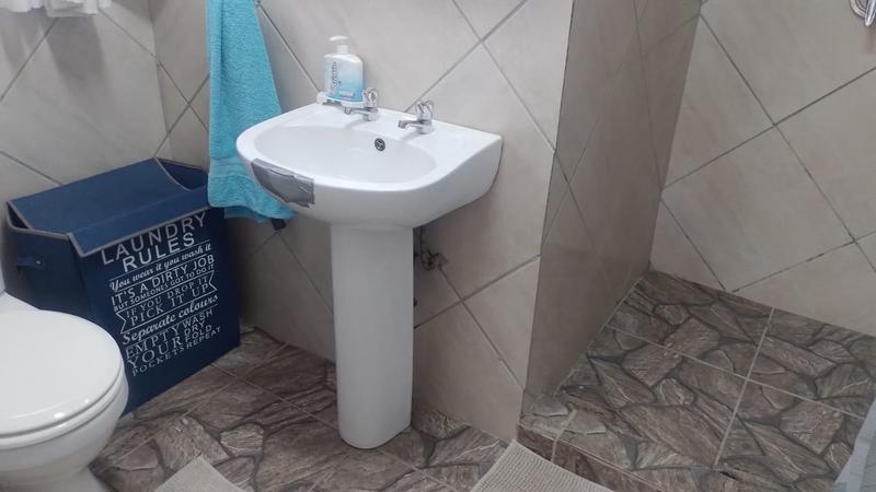 5 Bedroom Property for Sale in Greenhills Gauteng