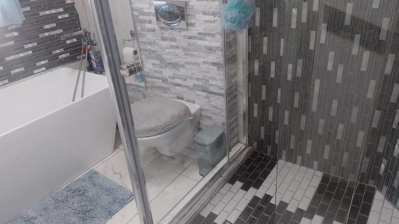 5 Bedroom Property for Sale in Greenhills Gauteng