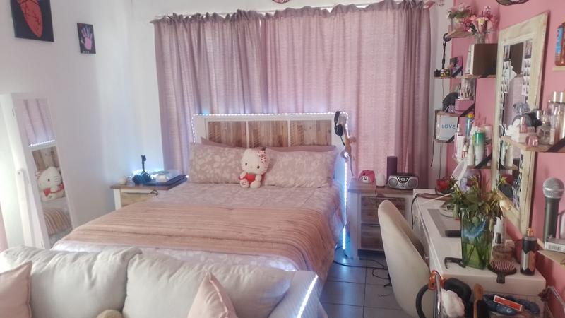 5 Bedroom Property for Sale in Greenhills Gauteng