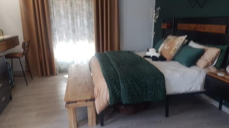 5 Bedroom Property for Sale in Greenhills Gauteng