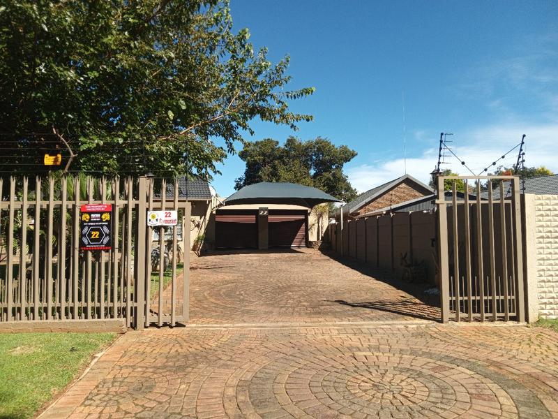 3 Bedroom Property for Sale in Helikonpark Gauteng