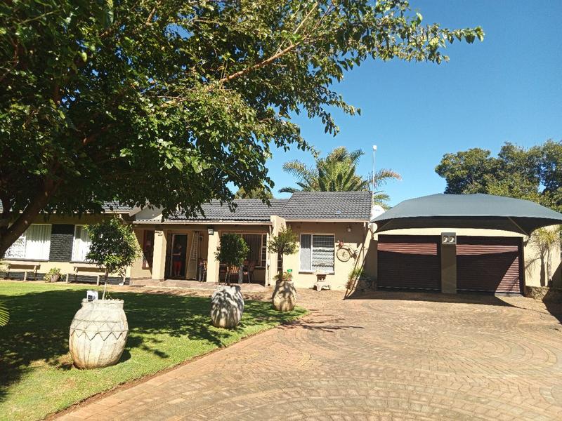 3 Bedroom Property for Sale in Helikonpark Gauteng