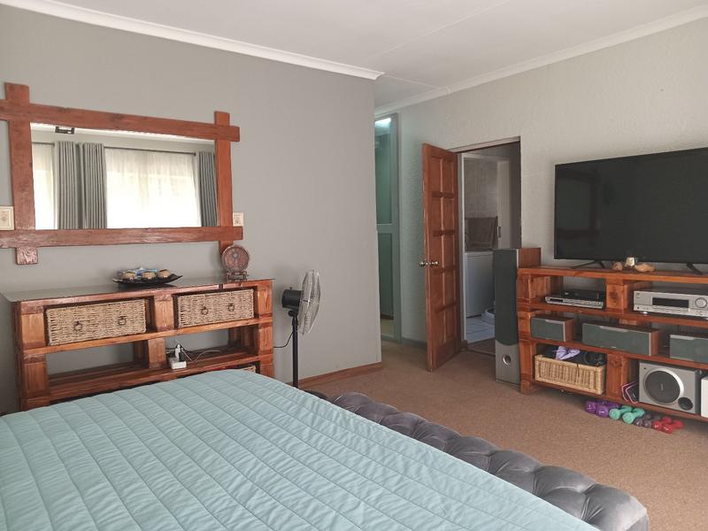 3 Bedroom Property for Sale in Helikonpark Gauteng