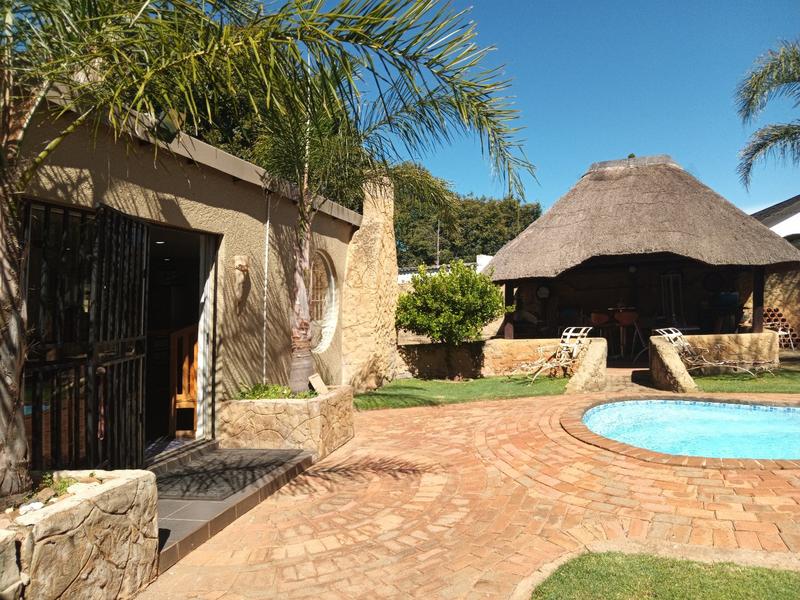 3 Bedroom Property for Sale in Helikonpark Gauteng