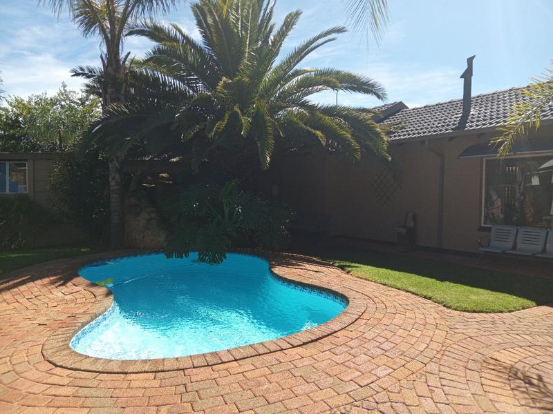 3 Bedroom Property for Sale in Helikonpark Gauteng