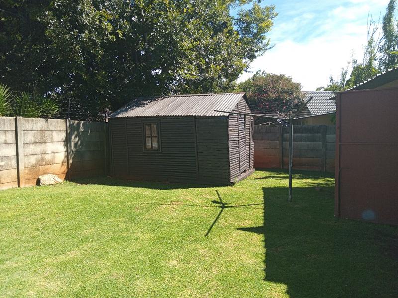 3 Bedroom Property for Sale in Helikonpark Gauteng