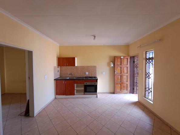 2 Bedroom Property for Sale in Olievenhoutbosch Gauteng