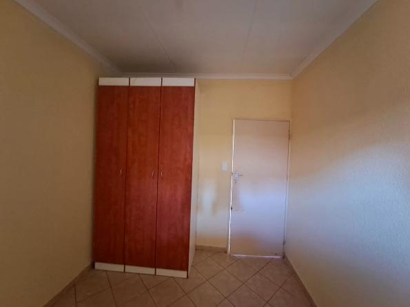 2 Bedroom Property for Sale in Olievenhoutbosch Gauteng