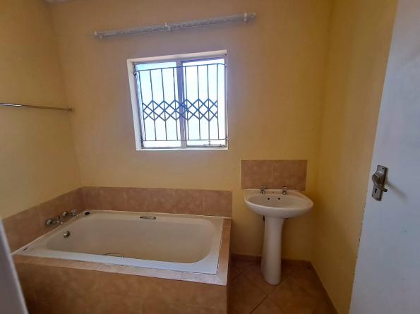 2 Bedroom Property for Sale in Olievenhoutbosch Gauteng