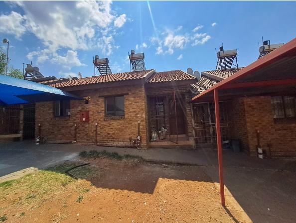 2 Bedroom Property for Sale in Olievenhoutbosch Gauteng