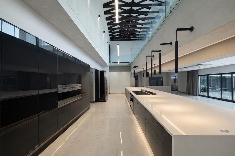 5 Bedroom Property for Sale in Midstream Ridge Gauteng