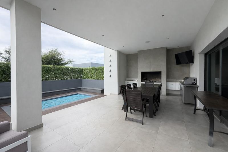 5 Bedroom Property for Sale in Midstream Ridge Gauteng