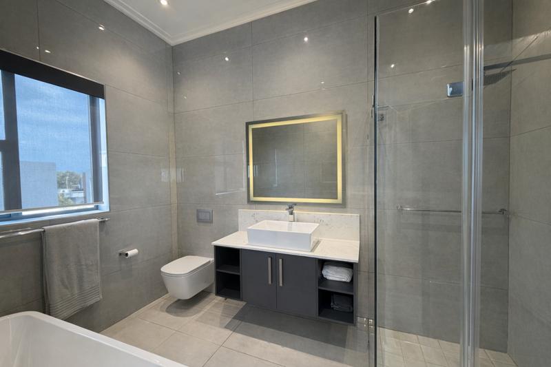 5 Bedroom Property for Sale in Midstream Ridge Gauteng