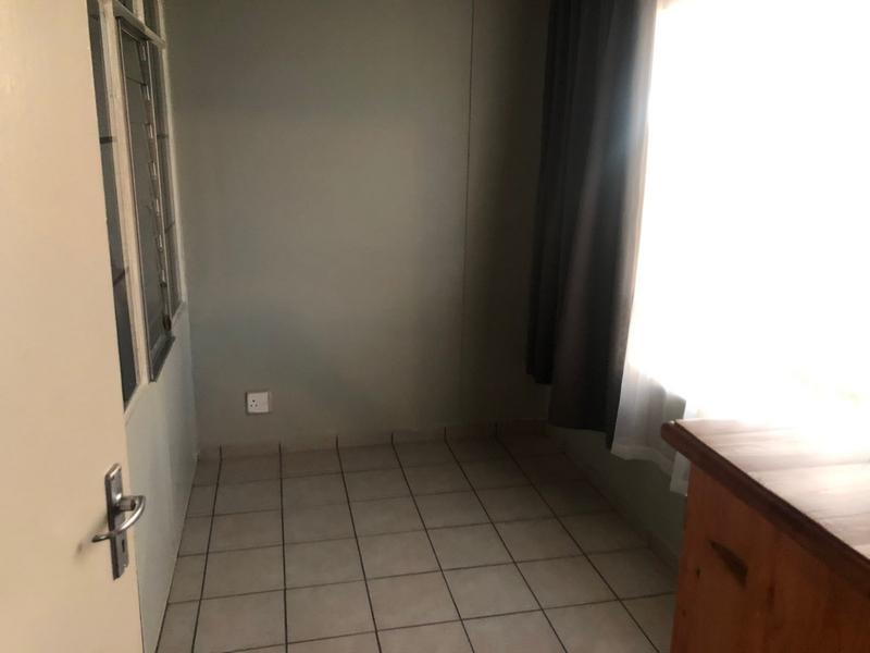 1 Bedroom Property for Sale in Elardus Park Gauteng