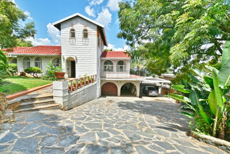 5 Bedroom Property for Sale in Glenvista Gauteng