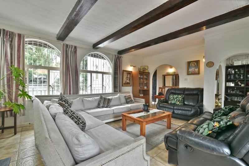 5 Bedroom Property for Sale in Glenvista Gauteng