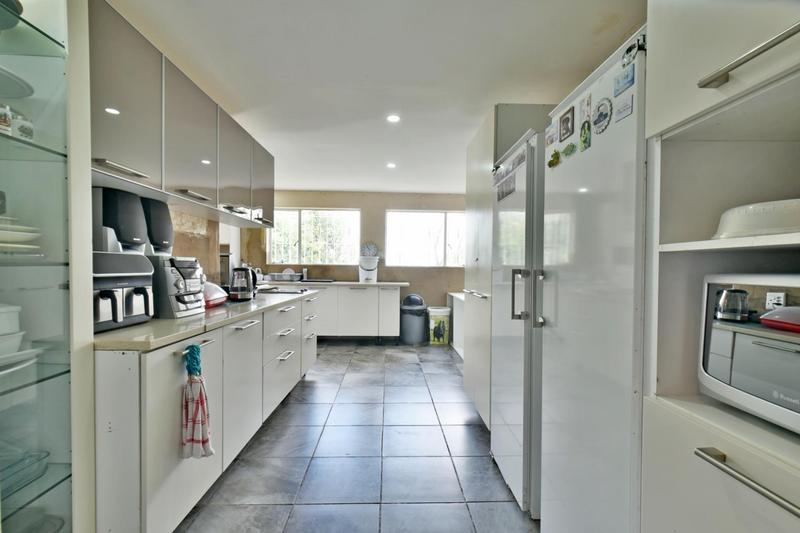 5 Bedroom Property for Sale in Glenvista Gauteng