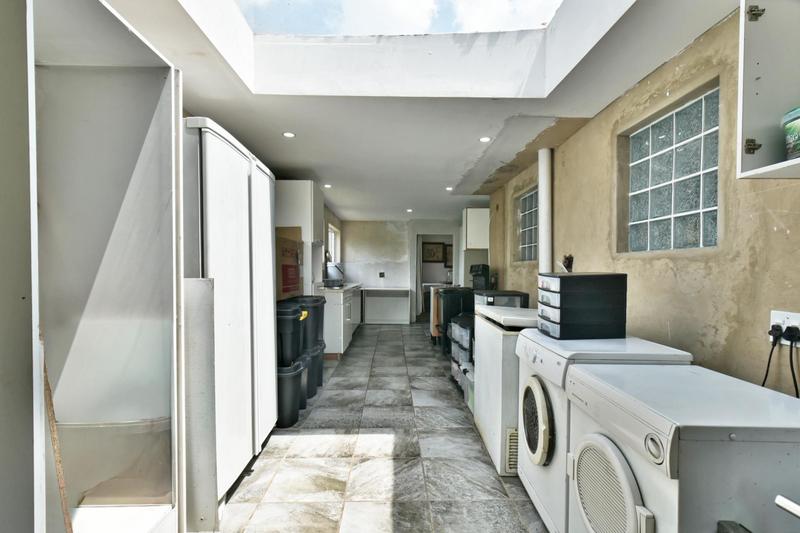 5 Bedroom Property for Sale in Glenvista Gauteng