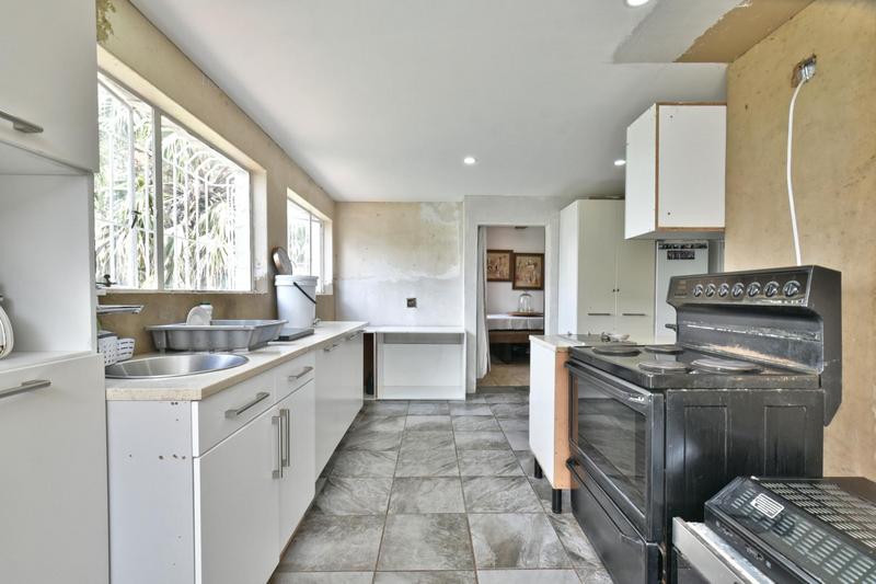 5 Bedroom Property for Sale in Glenvista Gauteng