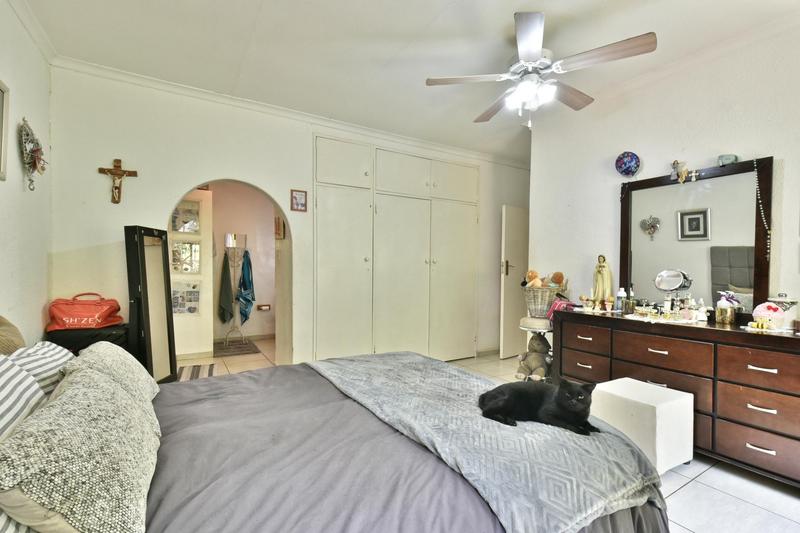 5 Bedroom Property for Sale in Glenvista Gauteng