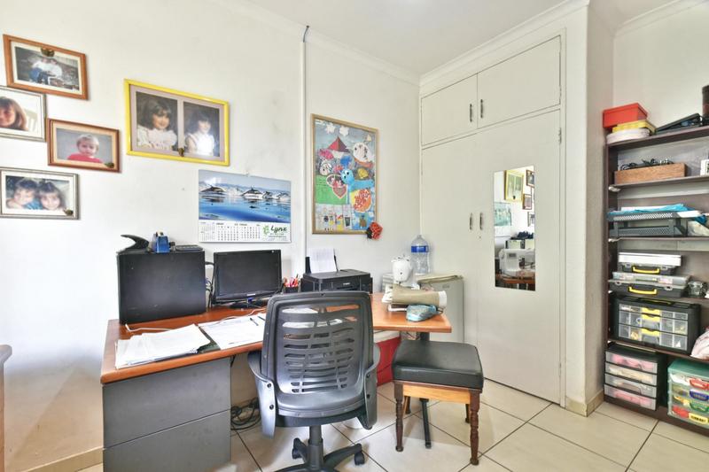 5 Bedroom Property for Sale in Glenvista Gauteng