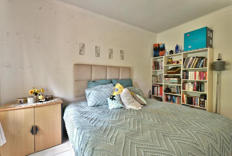 5 Bedroom Property for Sale in Glenvista Gauteng