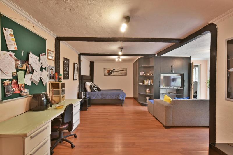 5 Bedroom Property for Sale in Glenvista Gauteng