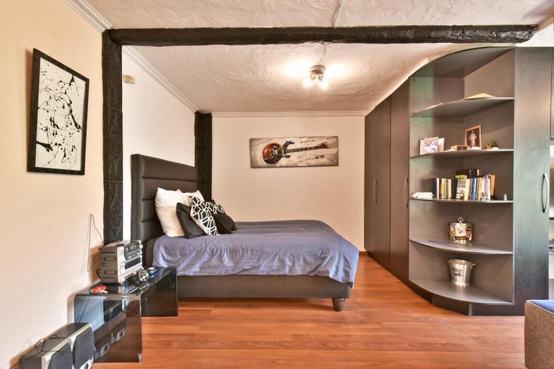 5 Bedroom Property for Sale in Glenvista Gauteng