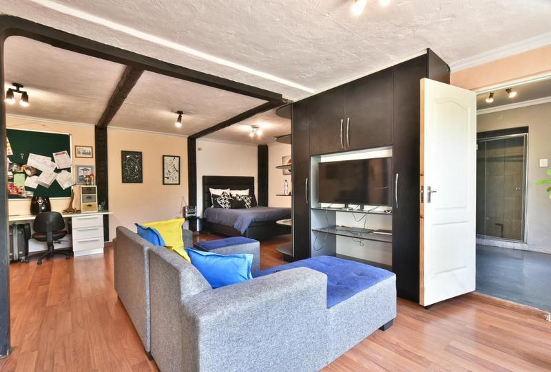 5 Bedroom Property for Sale in Glenvista Gauteng