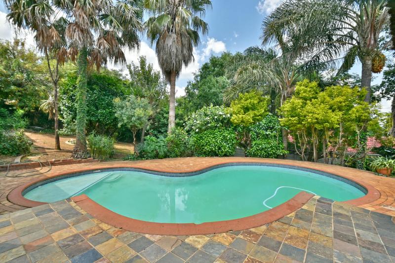 5 Bedroom Property for Sale in Glenvista Gauteng