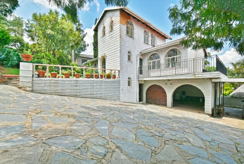 5 Bedroom Property for Sale in Glenvista Gauteng