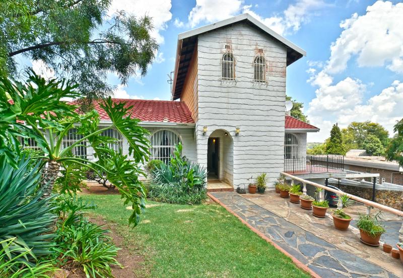 5 Bedroom Property for Sale in Glenvista Gauteng