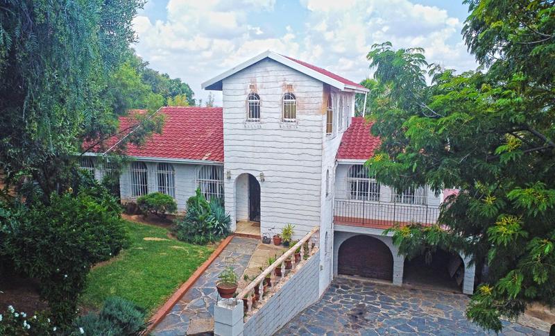 5 Bedroom Property for Sale in Glenvista Gauteng