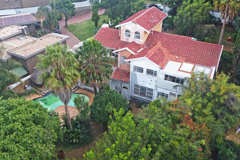 5 Bedroom Property for Sale in Glenvista Gauteng