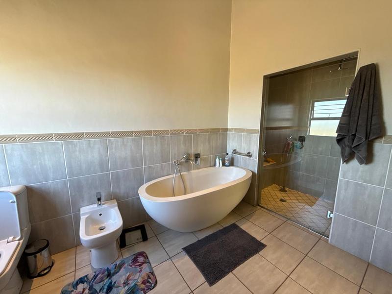 To Let 3 Bedroom Property for Rent in Retire at Midstream Gauteng