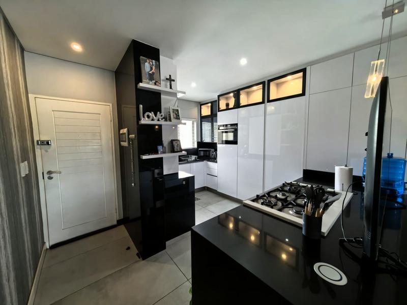 To Let 3 Bedroom Property for Rent in Greenstone Hill Gauteng